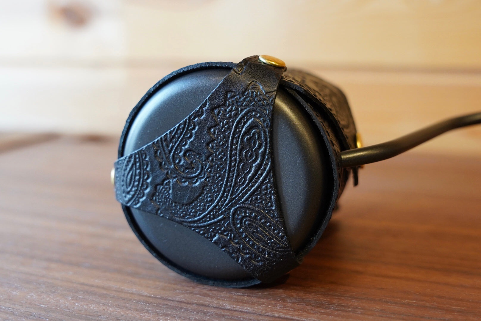 Coresドリップポット用ペイズリー柄レザーカバー