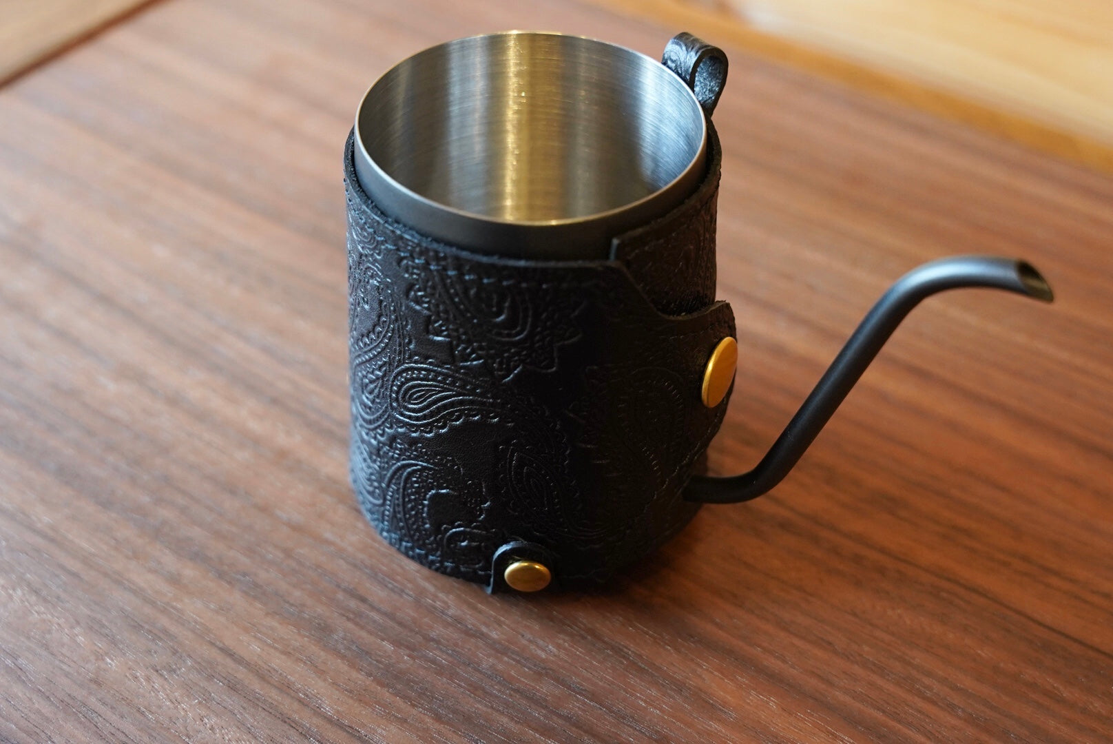 Coresドリップポット用ペイズリー柄レザーカバー