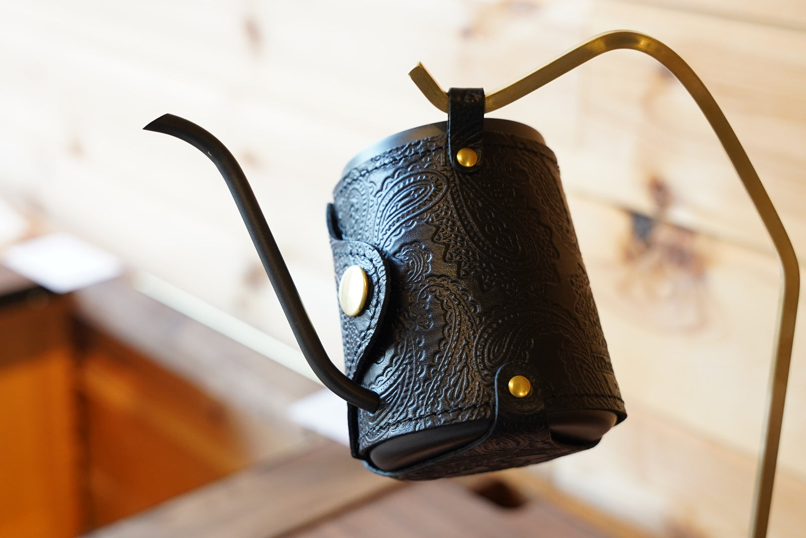 Coresドリップポット用ペイズリー柄レザーカバー