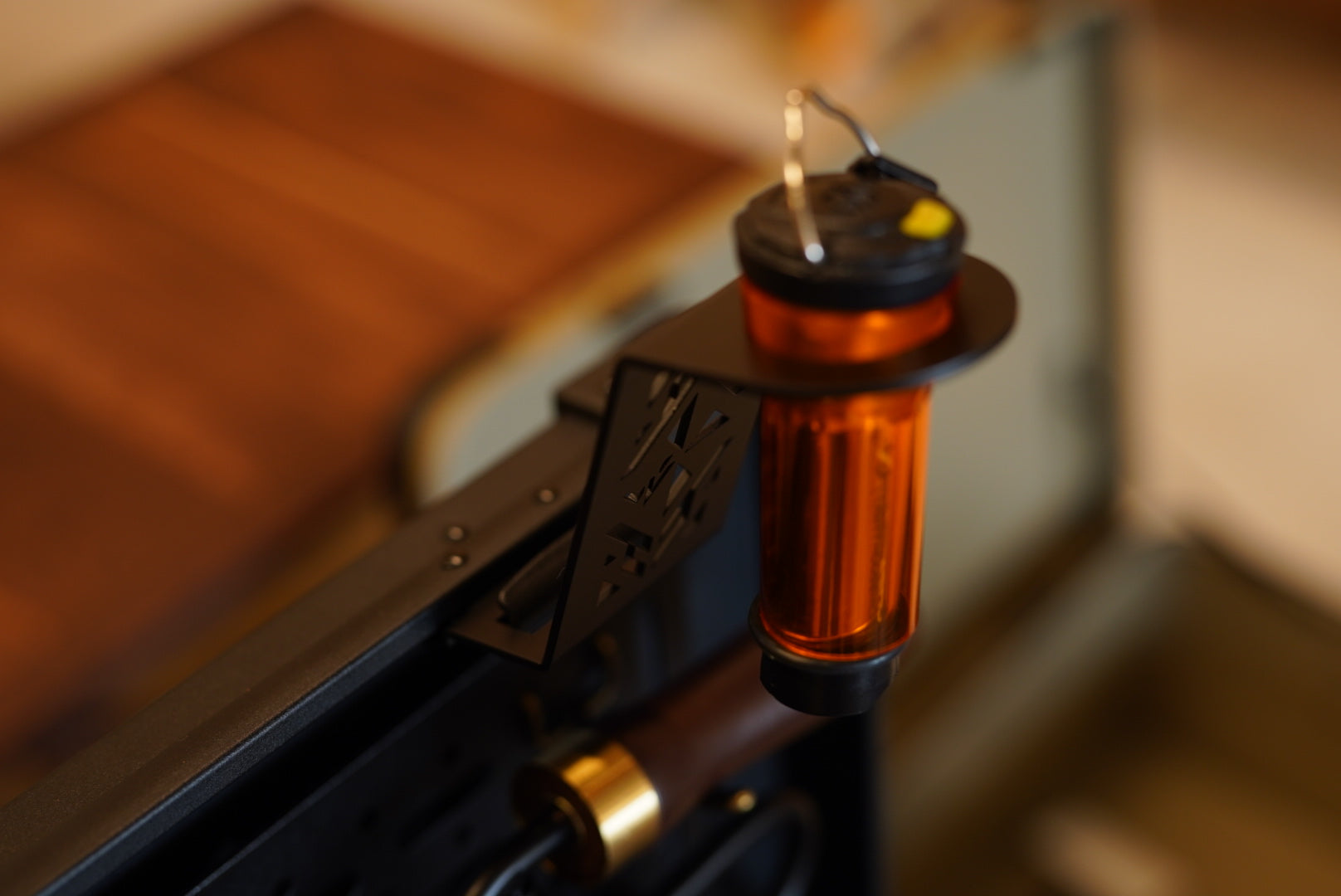 ALUMINUM CONTAINER LANTERN HOLDER