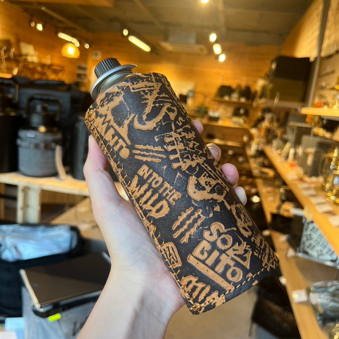 スペシャルエンボスレザー CB缶カバー キャメ黒